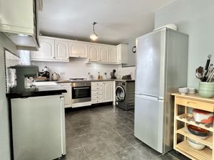 Breakfast Kitchen- click for photo gallery